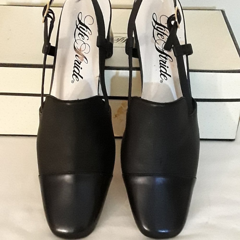 WOMEN'S SLINGBACKS BY LIFE STRIDE 8.5